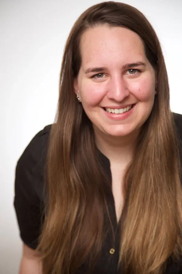 headshot of andrea landis